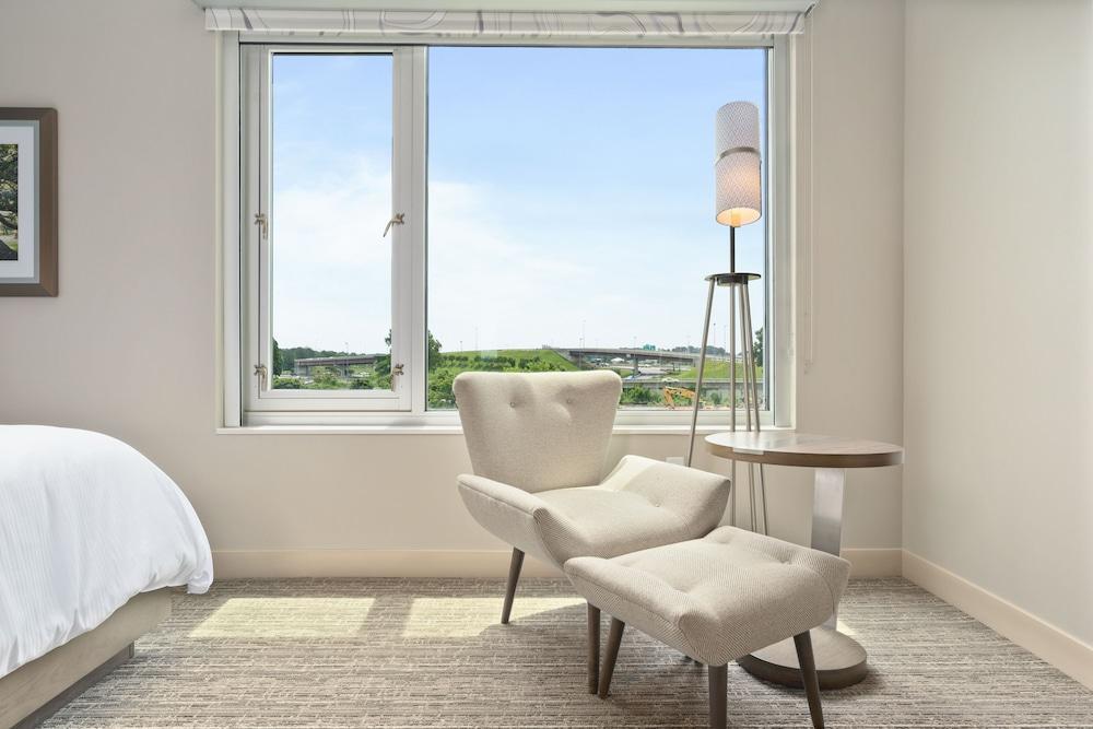 Element Hampton Peninsula Town Center Hotel Luaran gambar