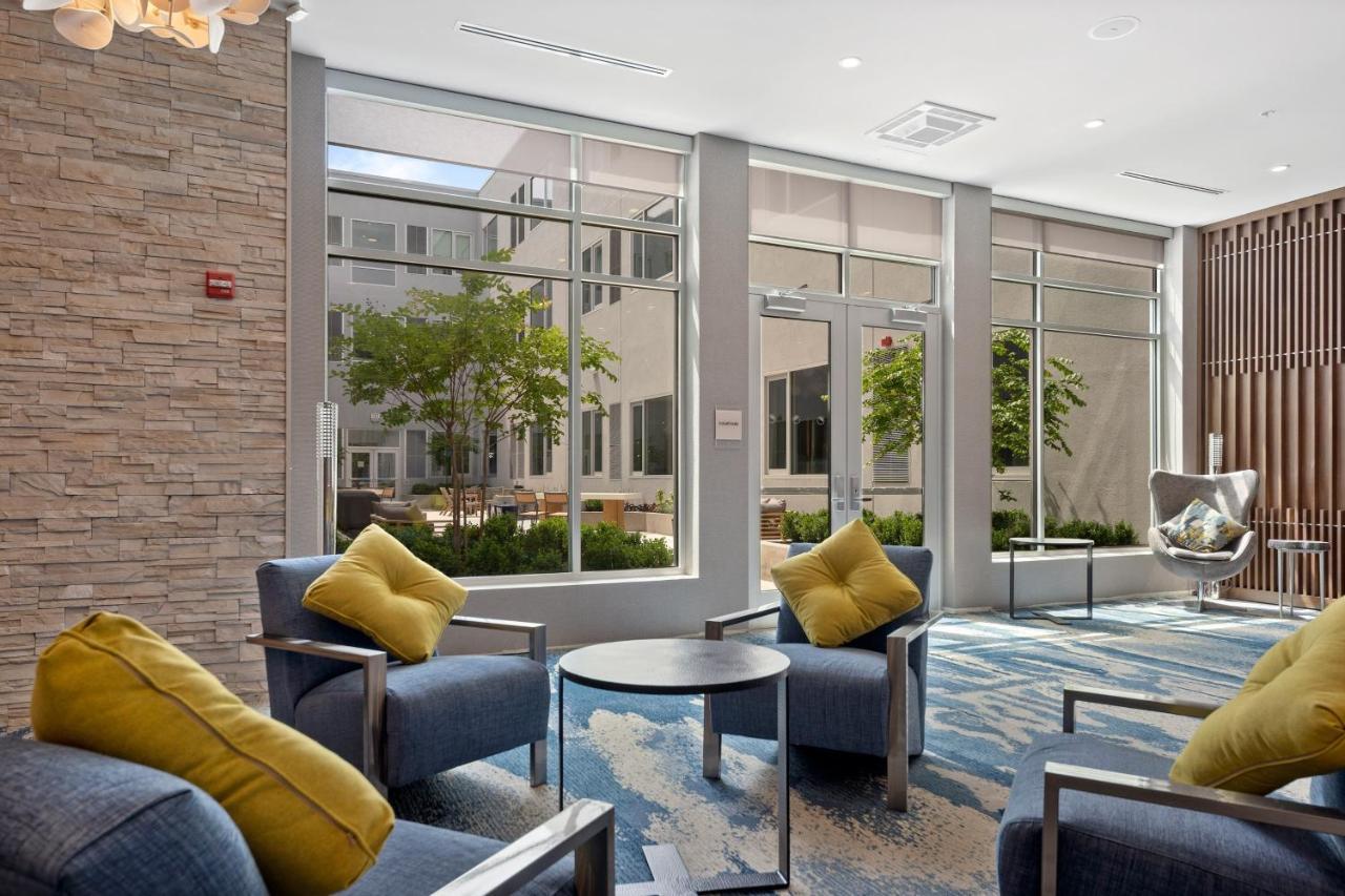 Element Hampton Peninsula Town Center Hotel Luaran gambar