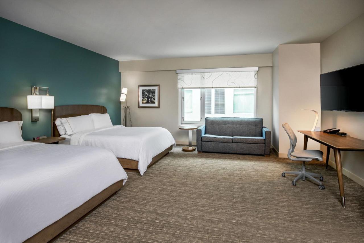 Element Hampton Peninsula Town Center Hotel Luaran gambar