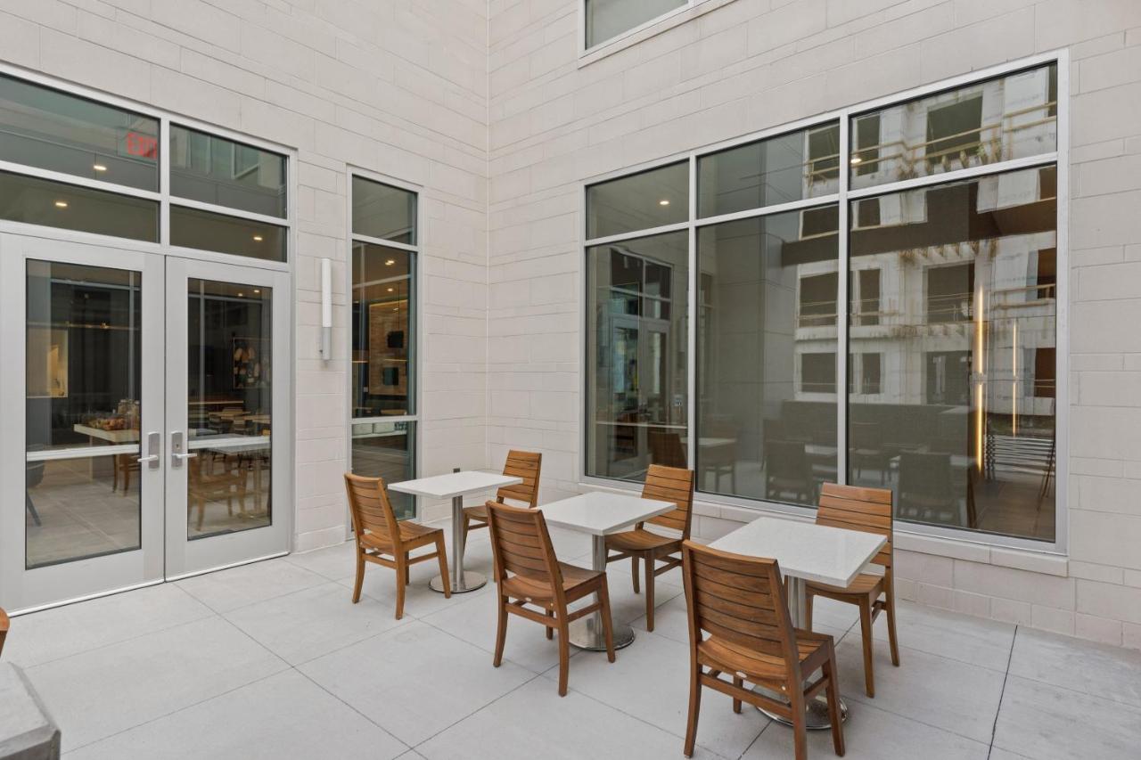 Element Hampton Peninsula Town Center Hotel Luaran gambar