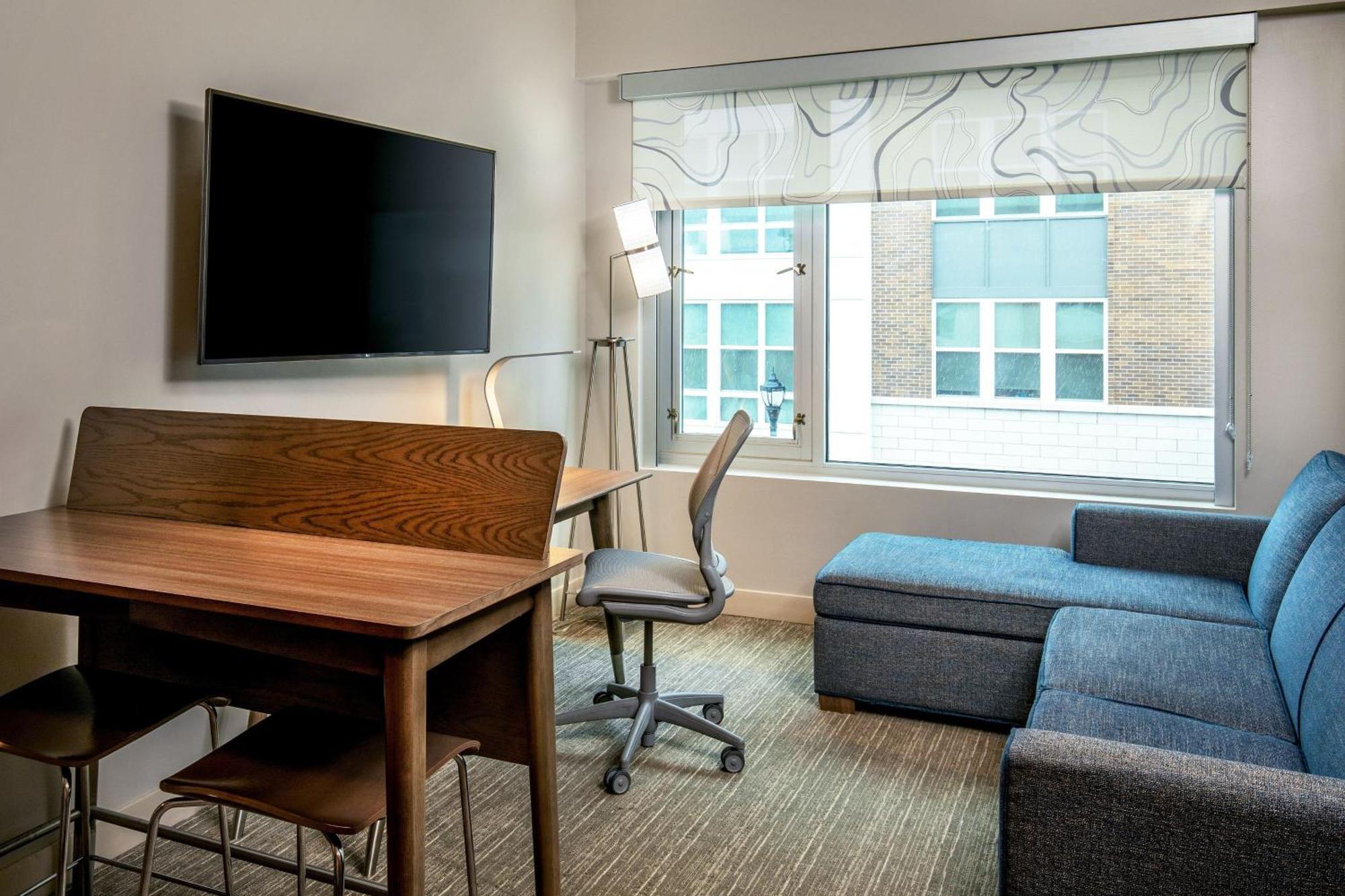 Element Hampton Peninsula Town Center Hotel Luaran gambar