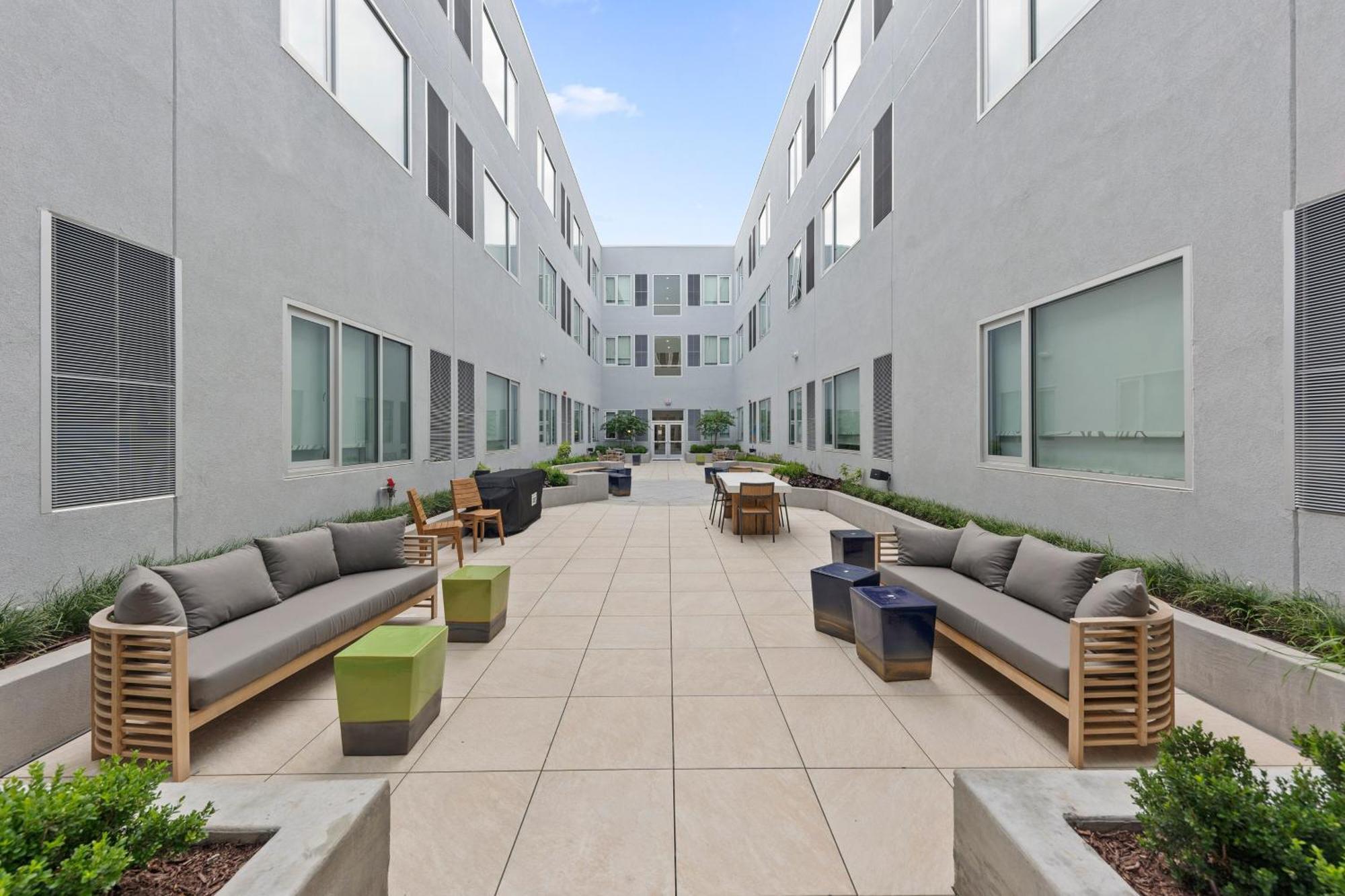 Element Hampton Peninsula Town Center Hotel Luaran gambar